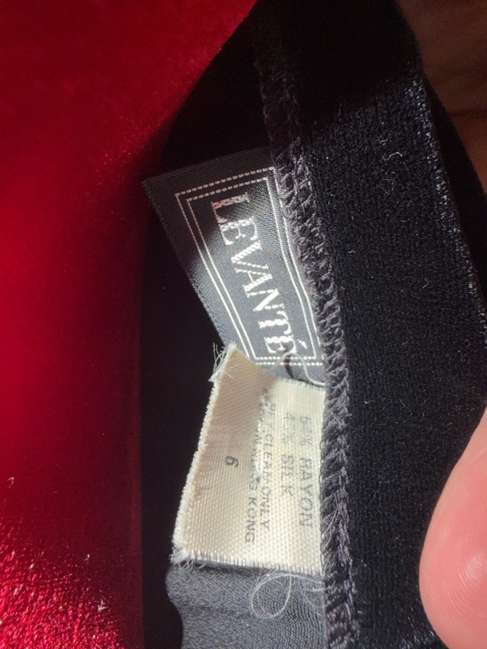 Vintage 1980-1990 Levante black velvet and satin evening blouse. - Picture 8 of 8